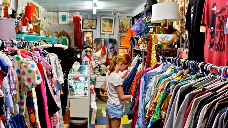 Shipping Container Pop-Up Shop Shipping Container Pop-Up Shop